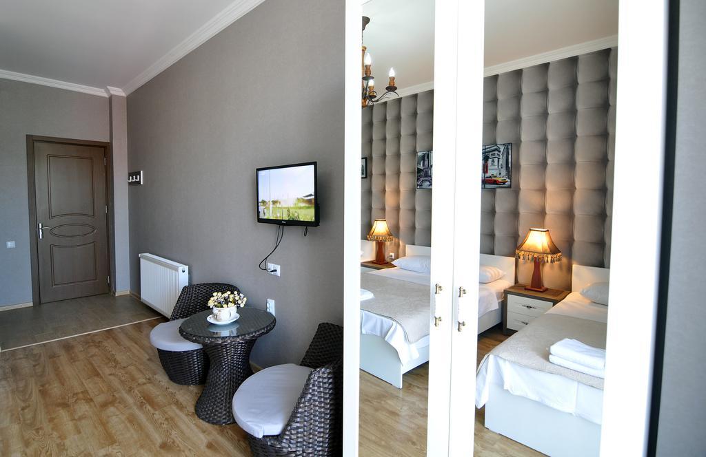 Flamingo Group Hotel Tbilisi Kamer foto