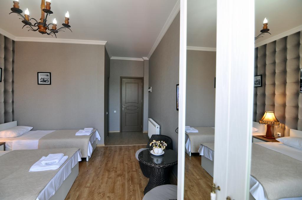 Flamingo Group Hotel Tbilisi Kamer foto