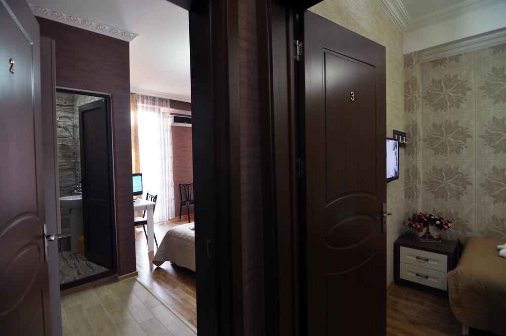 Flamingo Group Hotel Tbilisi Buitenkant foto