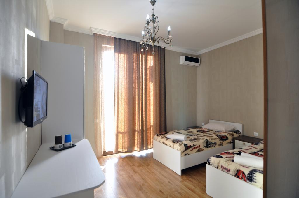 Flamingo Group Hotel Tbilisi Kamer foto