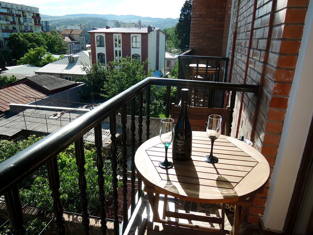 Flamingo Group Hotel Tbilisi Buitenkant foto