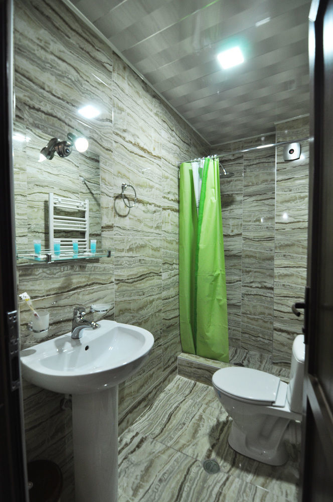 Flamingo Group Hotel Tbilisi Buitenkant foto