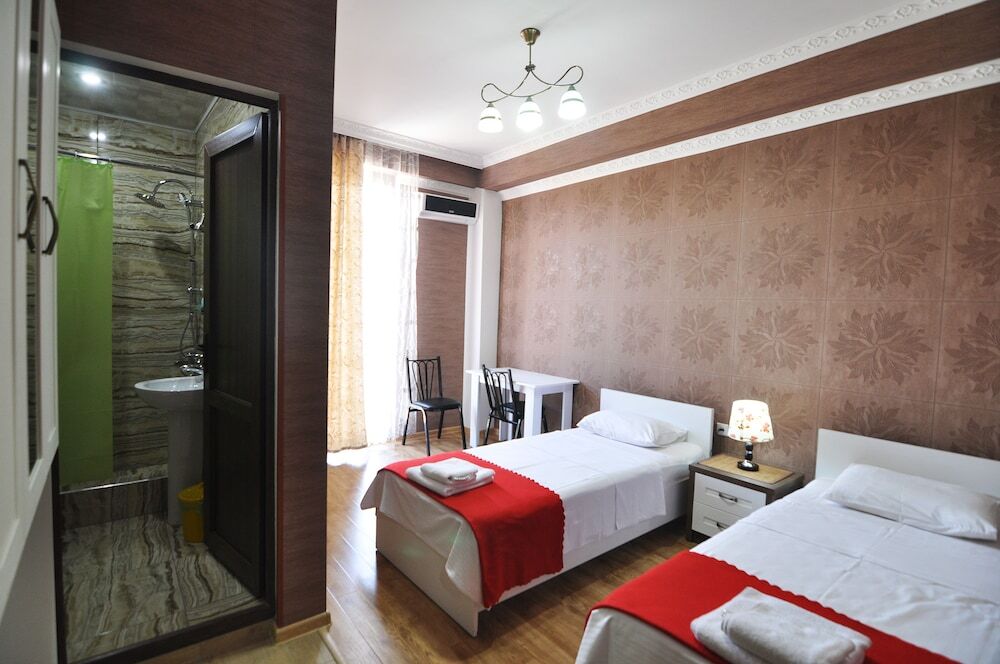 Flamingo Group Hotel Tbilisi Buitenkant foto